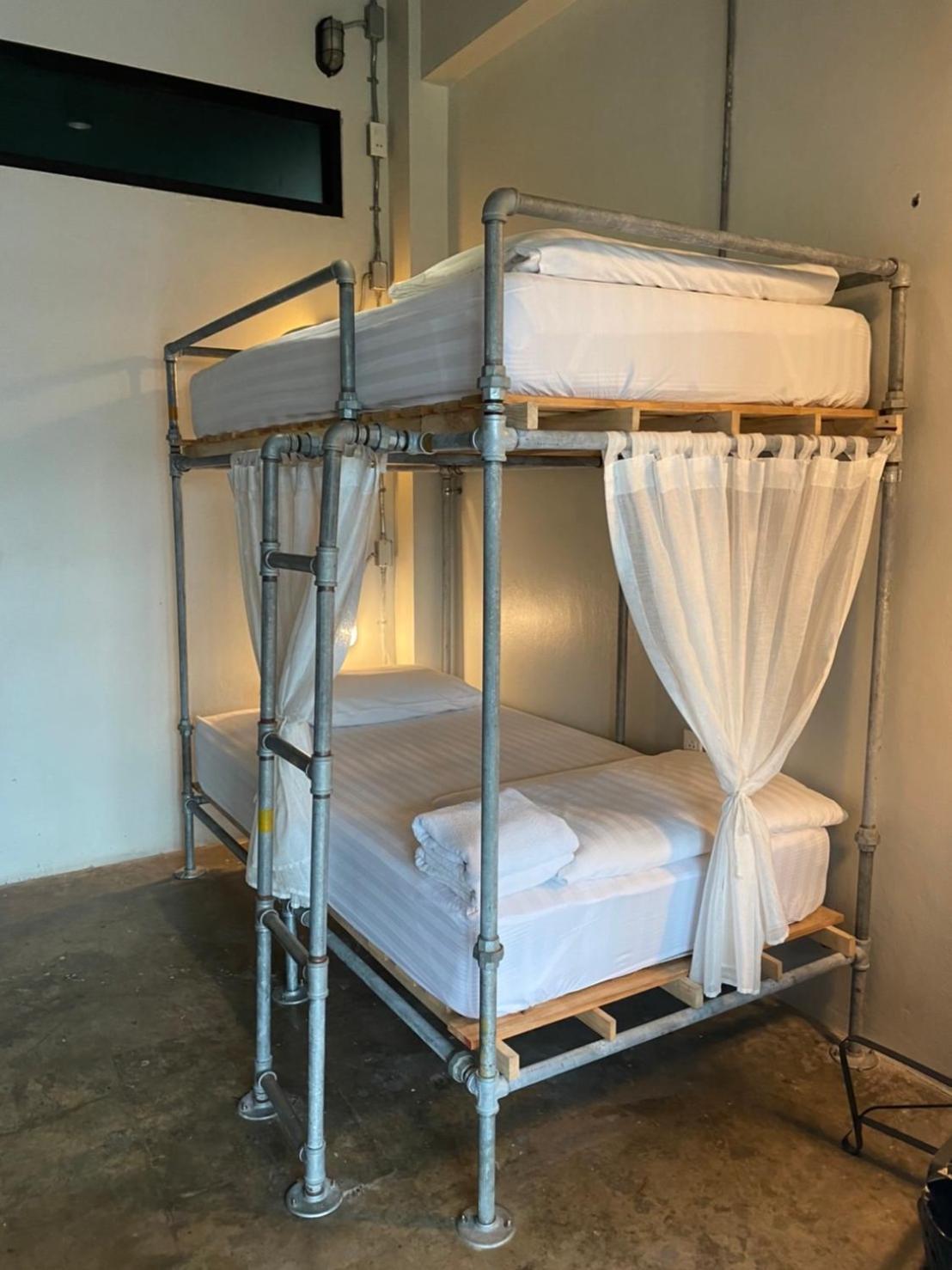 Bloo Hostel Phuket Eksteriør billede