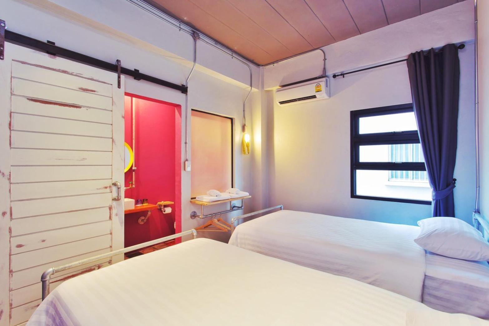 Bloo Hostel Phuket Værelse billede
