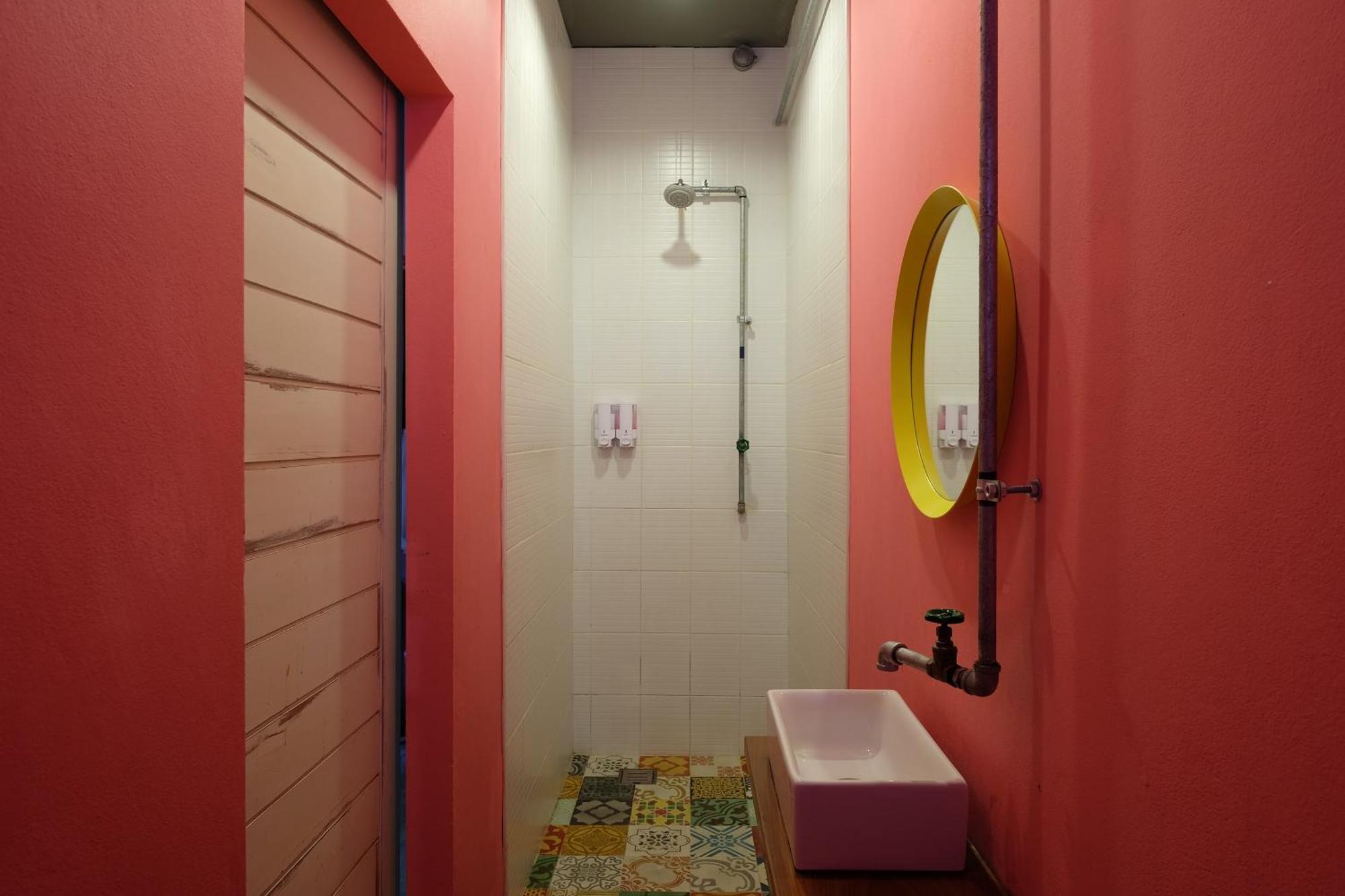 Bloo Hostel Phuket Eksteriør billede