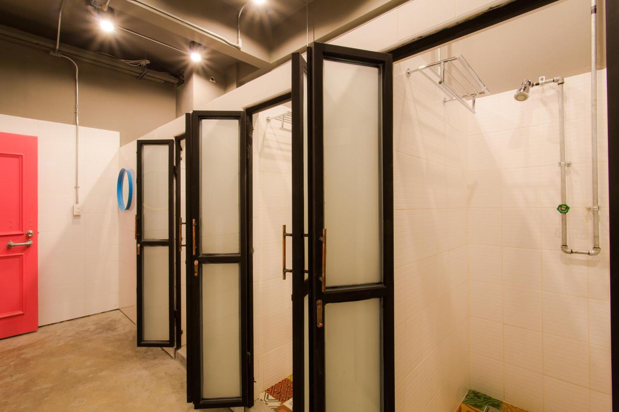 Bloo Hostel Phuket Eksteriør billede