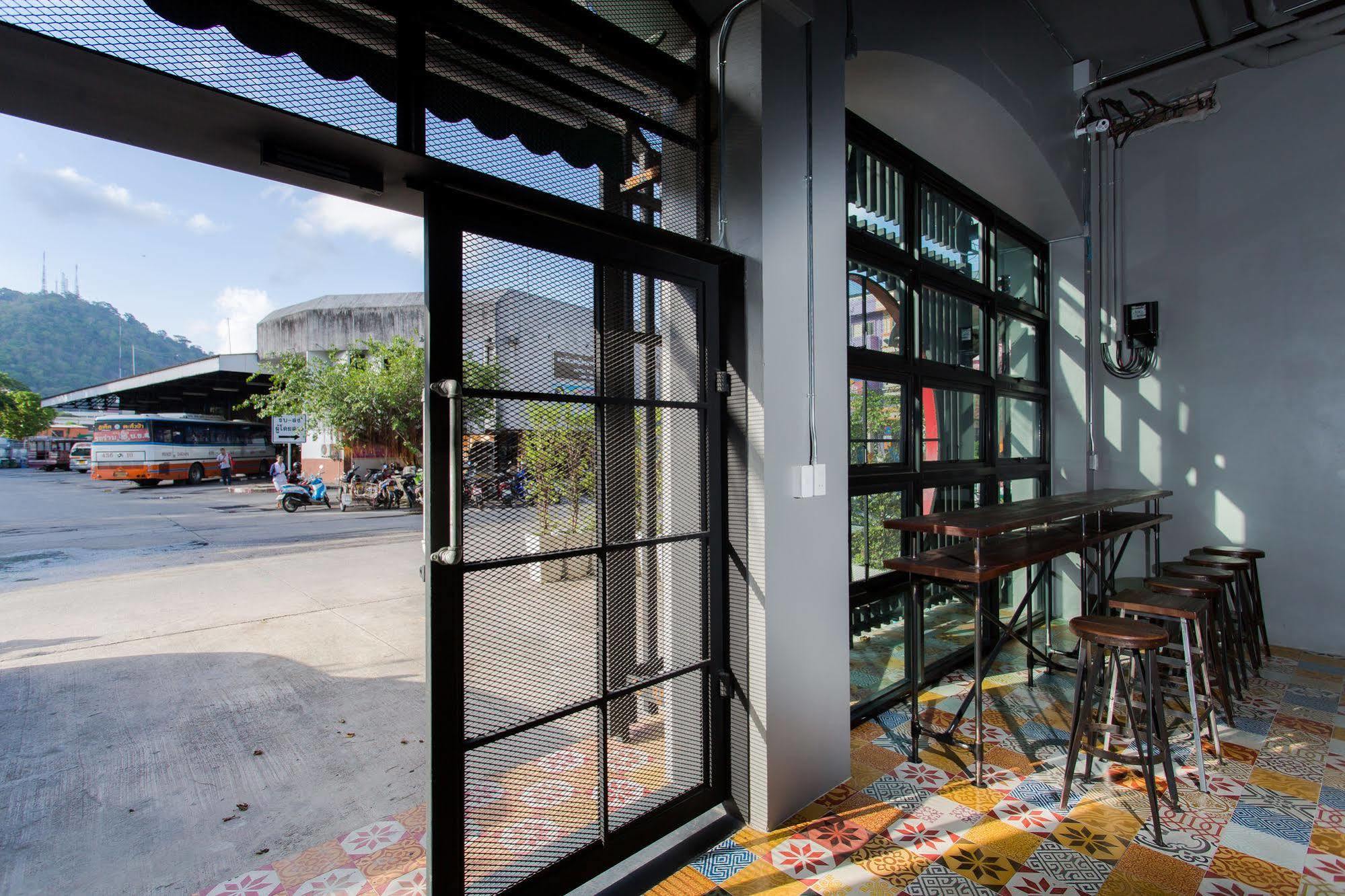 Bloo Hostel Phuket Eksteriør billede
