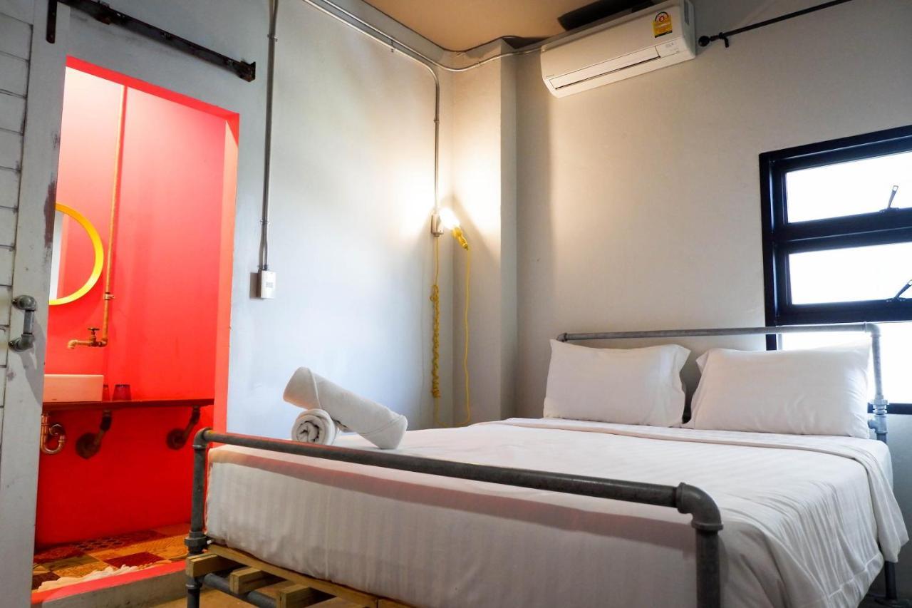 Bloo Hostel Phuket Eksteriør billede